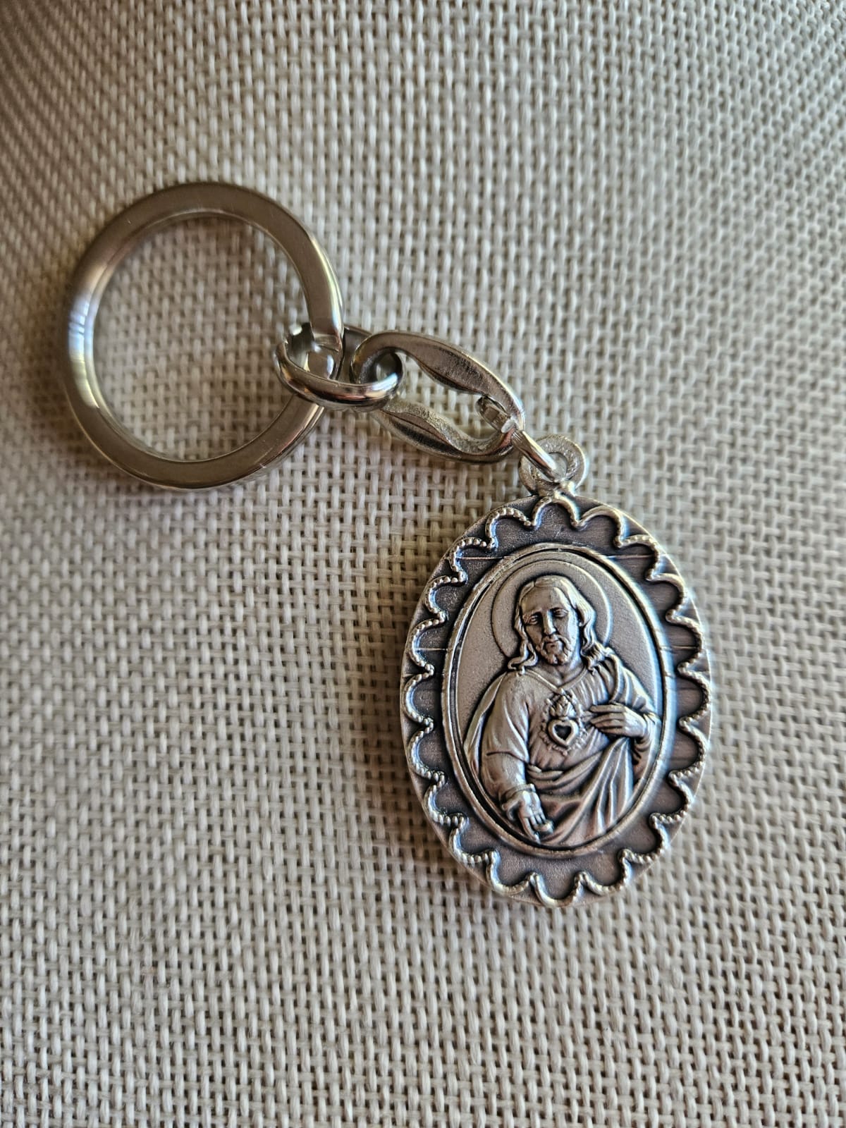 Llavero Sagrado Corazón de Jesús con Virgen Milagrosa
