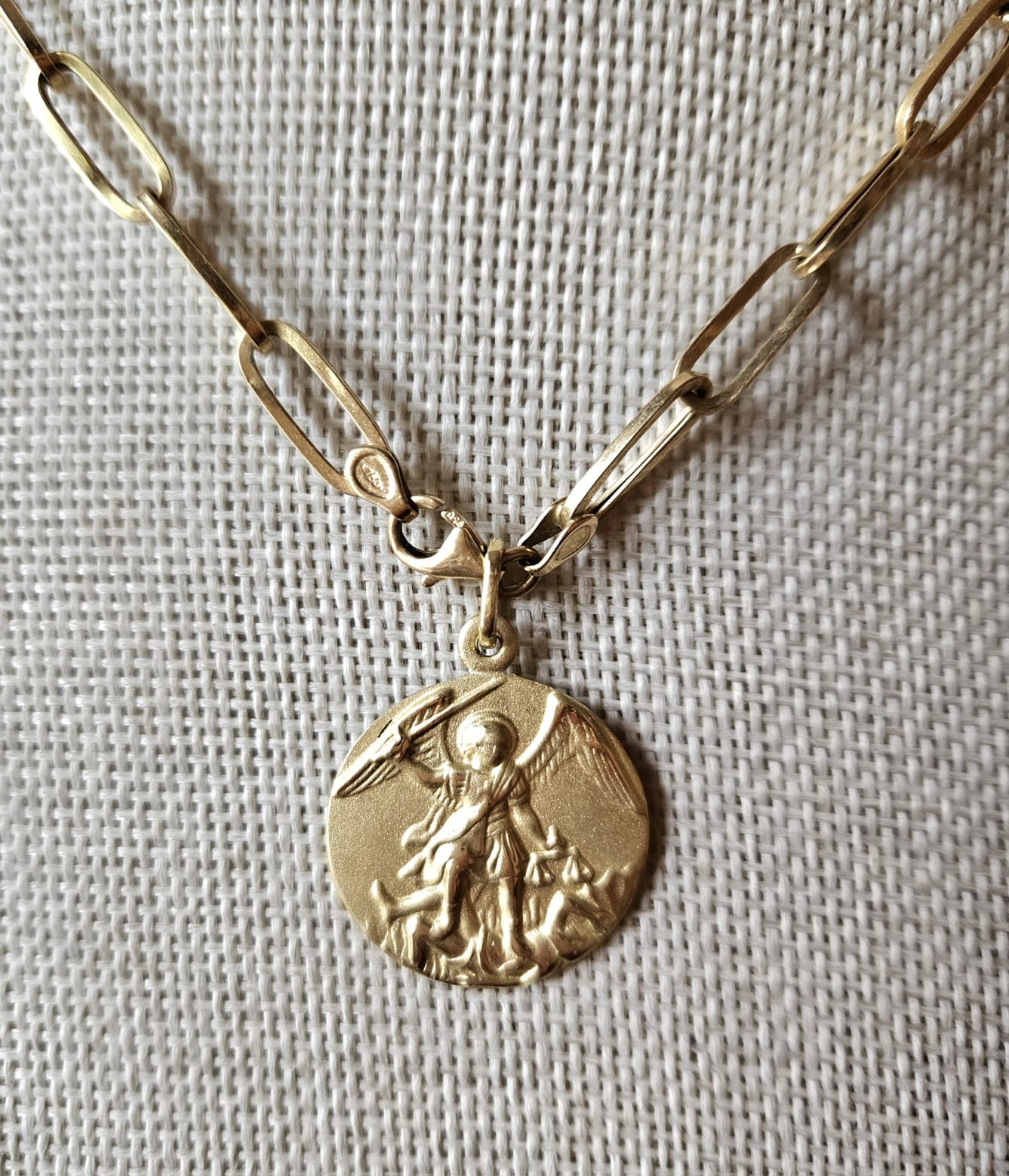 Medalla Arcángel Miguel oro