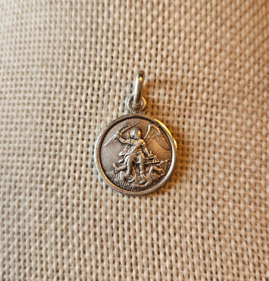 Medalla Arcángel Miguel plata - pequeña