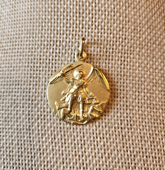 Medalla Arcángel Miguel oro