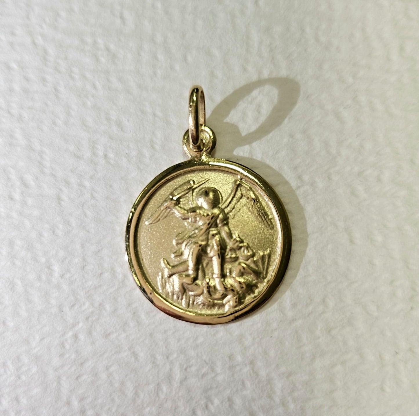 Medalla Arcángel Miguel oro - pequeña